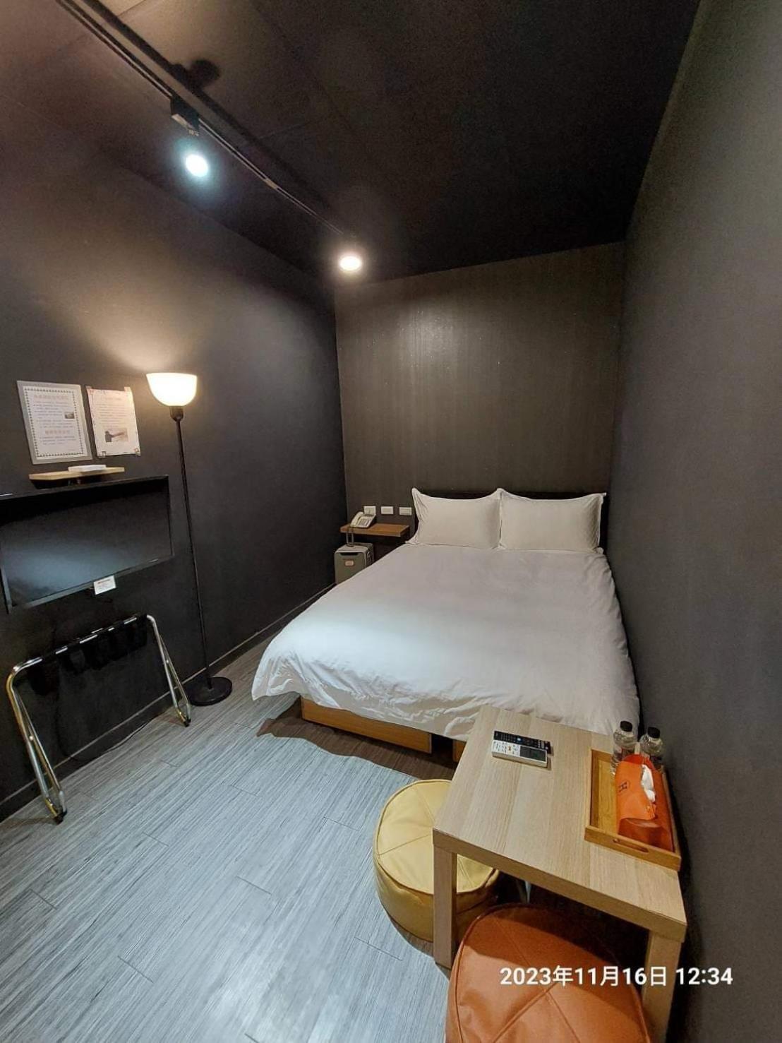 Swf淡水新五福旅館 Sinwufu Hotel Extérieur photo
