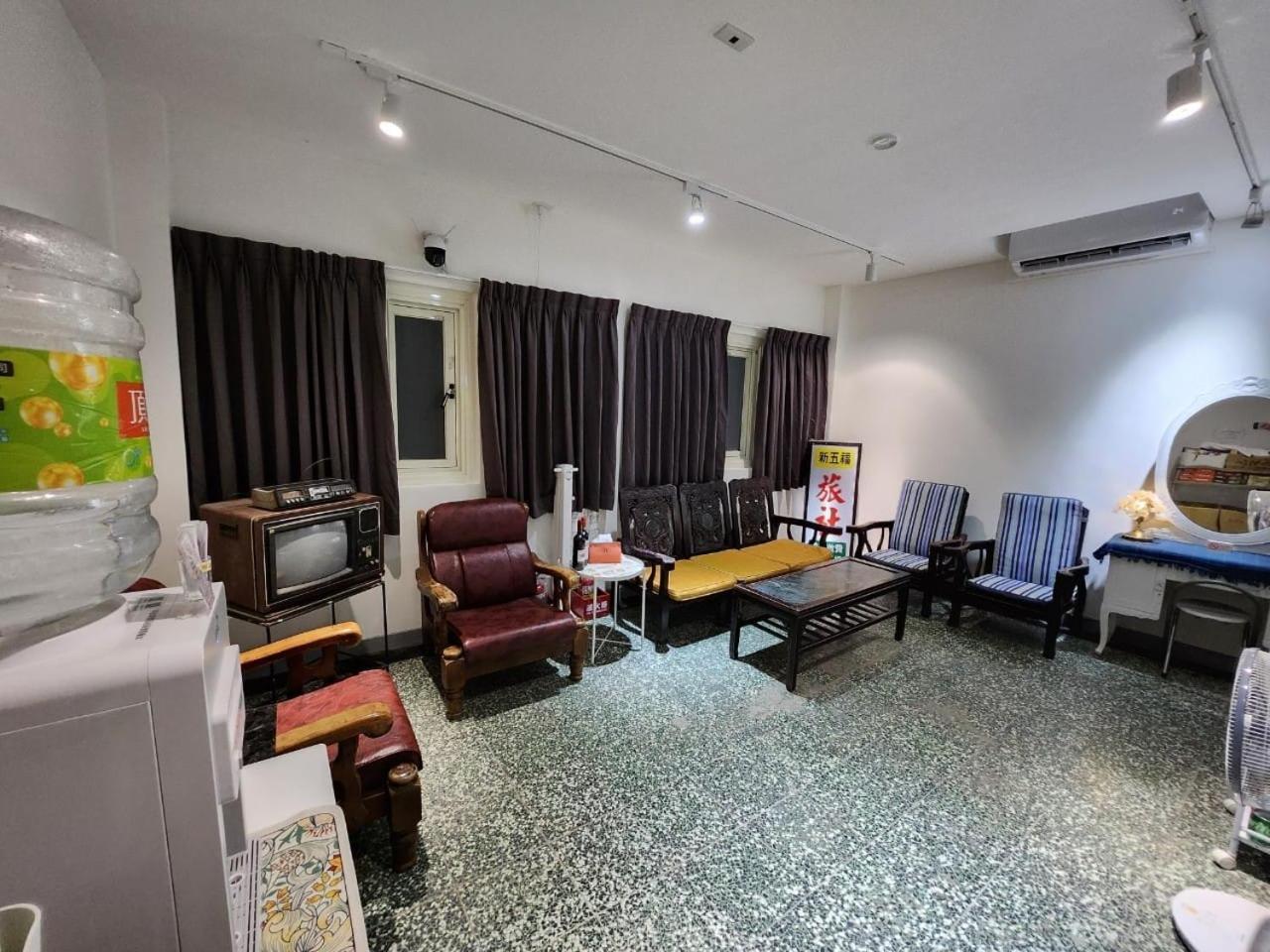 Swf淡水新五福旅館 Sinwufu Hotel Extérieur photo